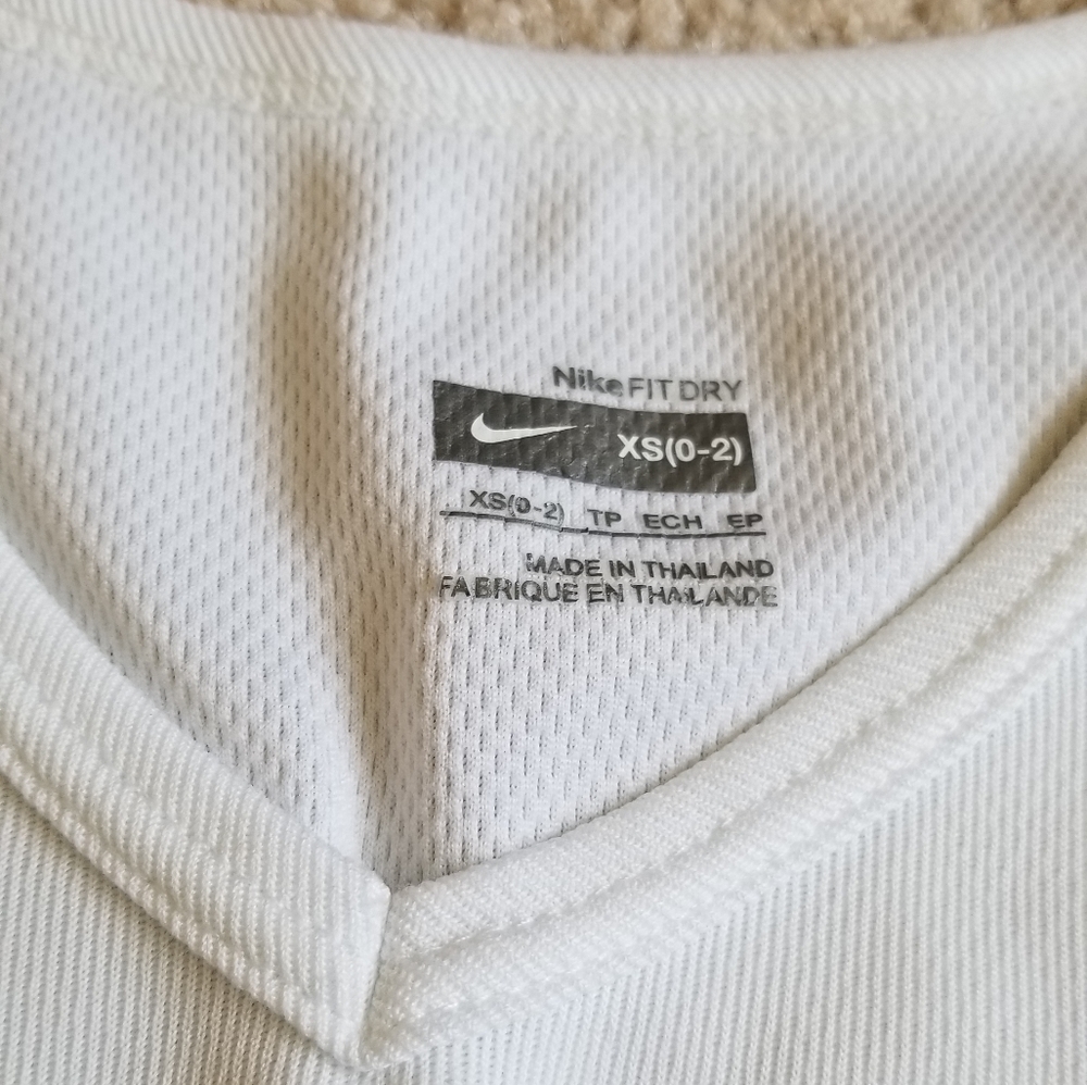 EUC xs white nike tank top - Picture 2 of 6